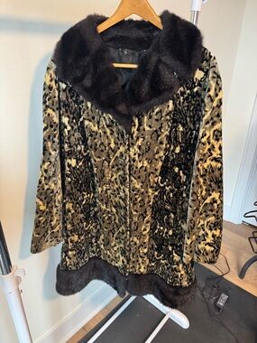 VINTAGE 60s LEOPARD PRINT VELVET COAT: FAUX FUR SIZE XL - See measurements